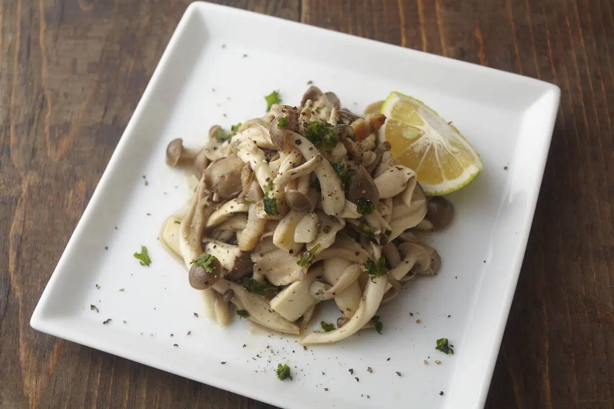 Apéro aux champignons huile d'olive