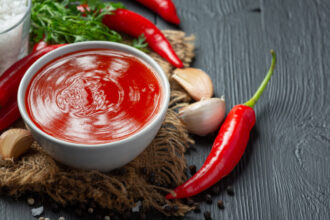 Sauces piquantes : comment lire l'échelle de Scoville pour ne plus avoir de surprises ?